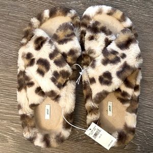 aerie fuzzy criss cross slides